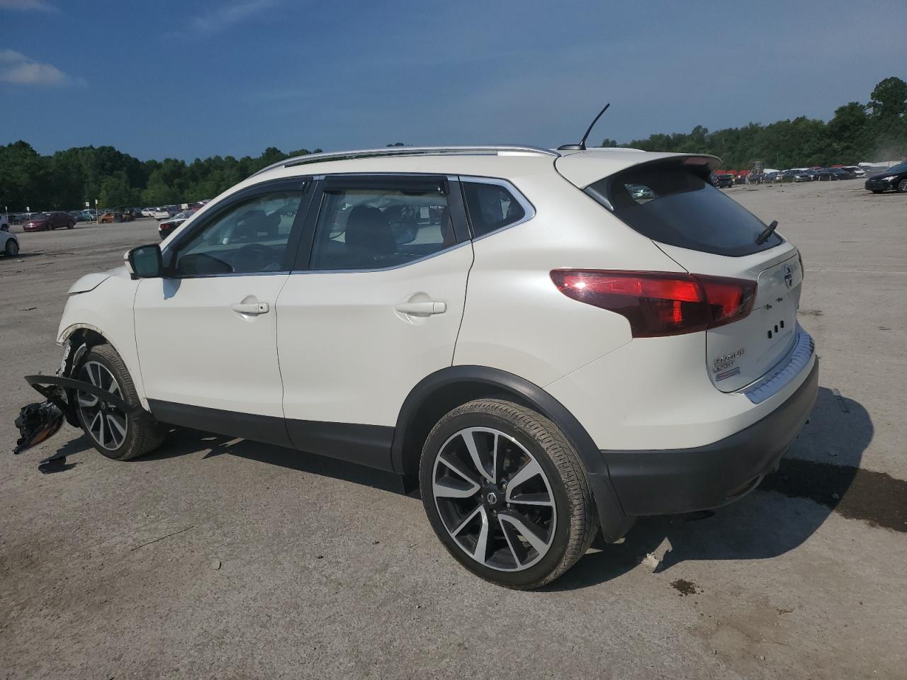 2017 Nissan Rogue Sport S - Фото 2