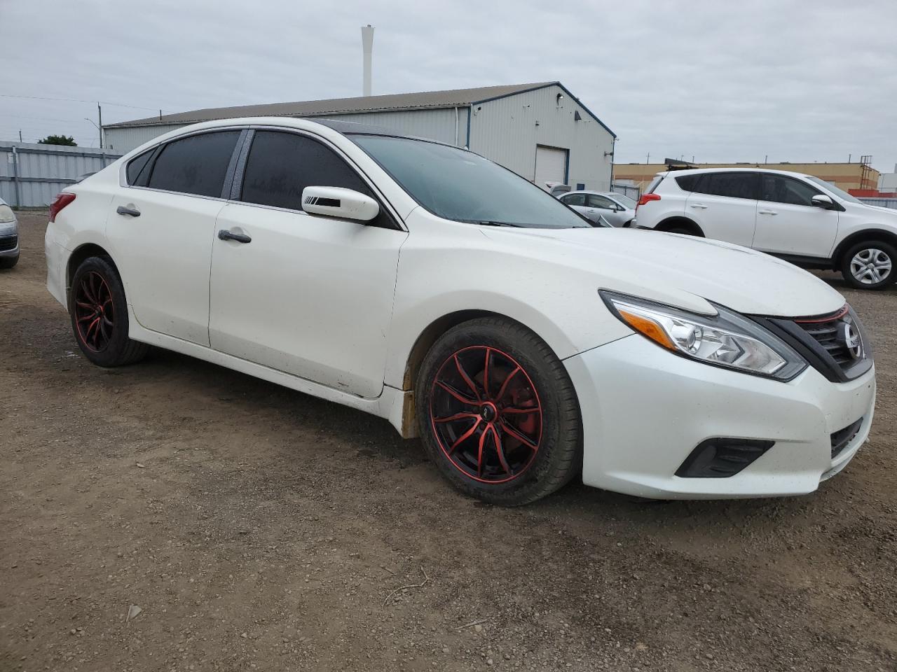 2017 Nissan Altima 2.5 - Image 4