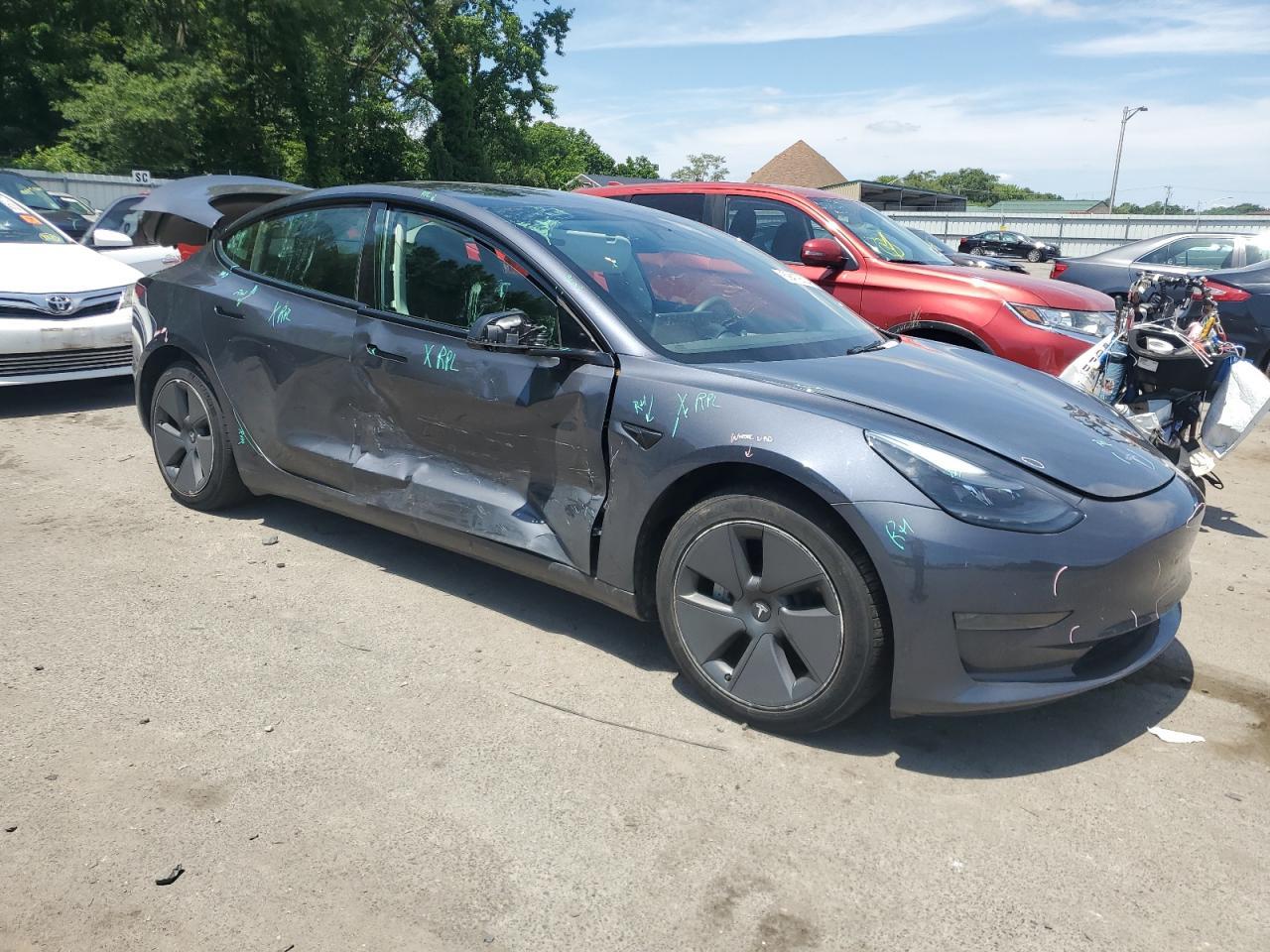 2023 Tesla Model 3 - Фото 4