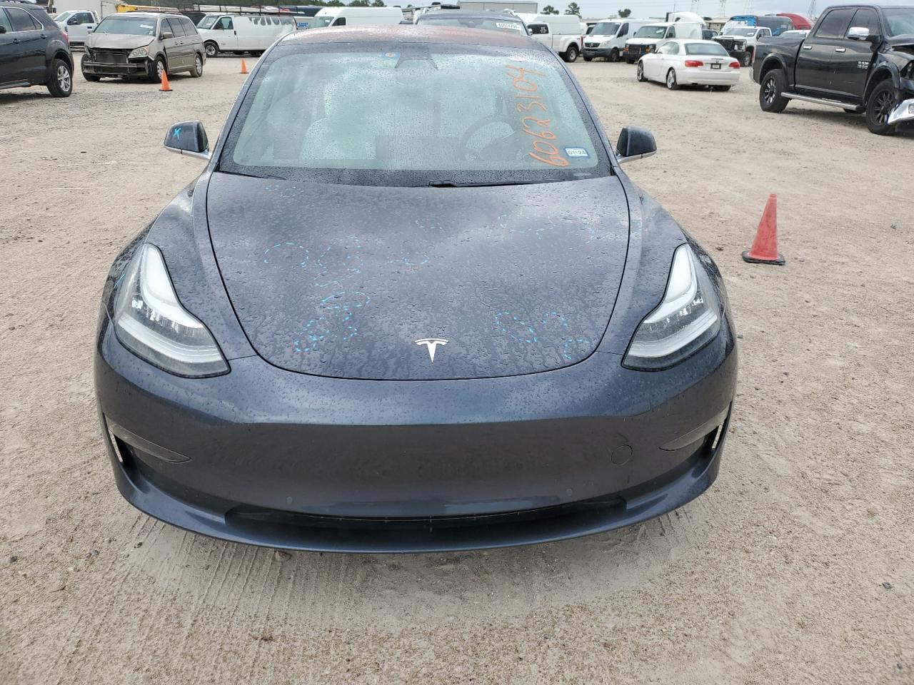 2018 Tesla Model 3 - Фото 5
