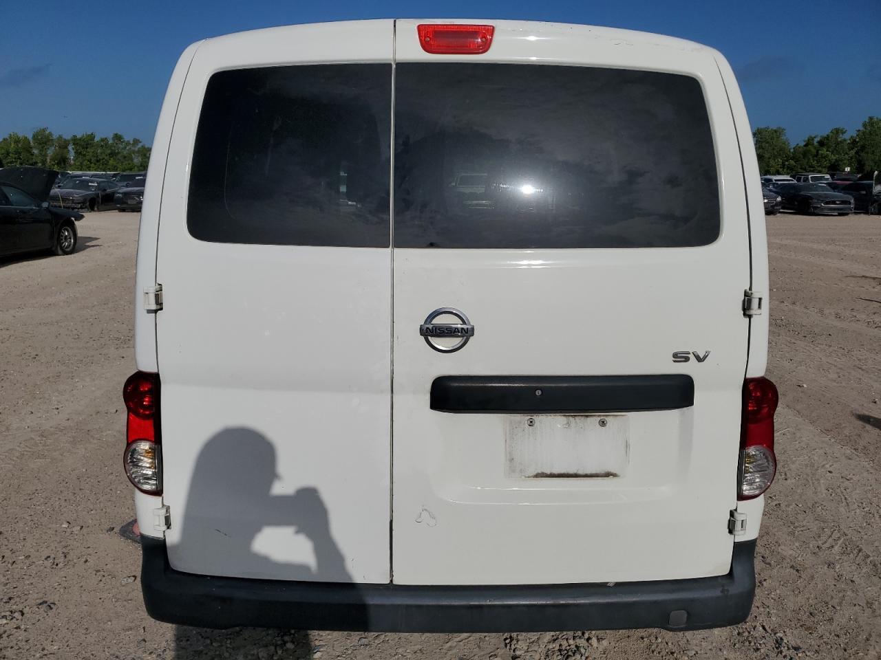 2015 Niss Nv200 - Image 6
