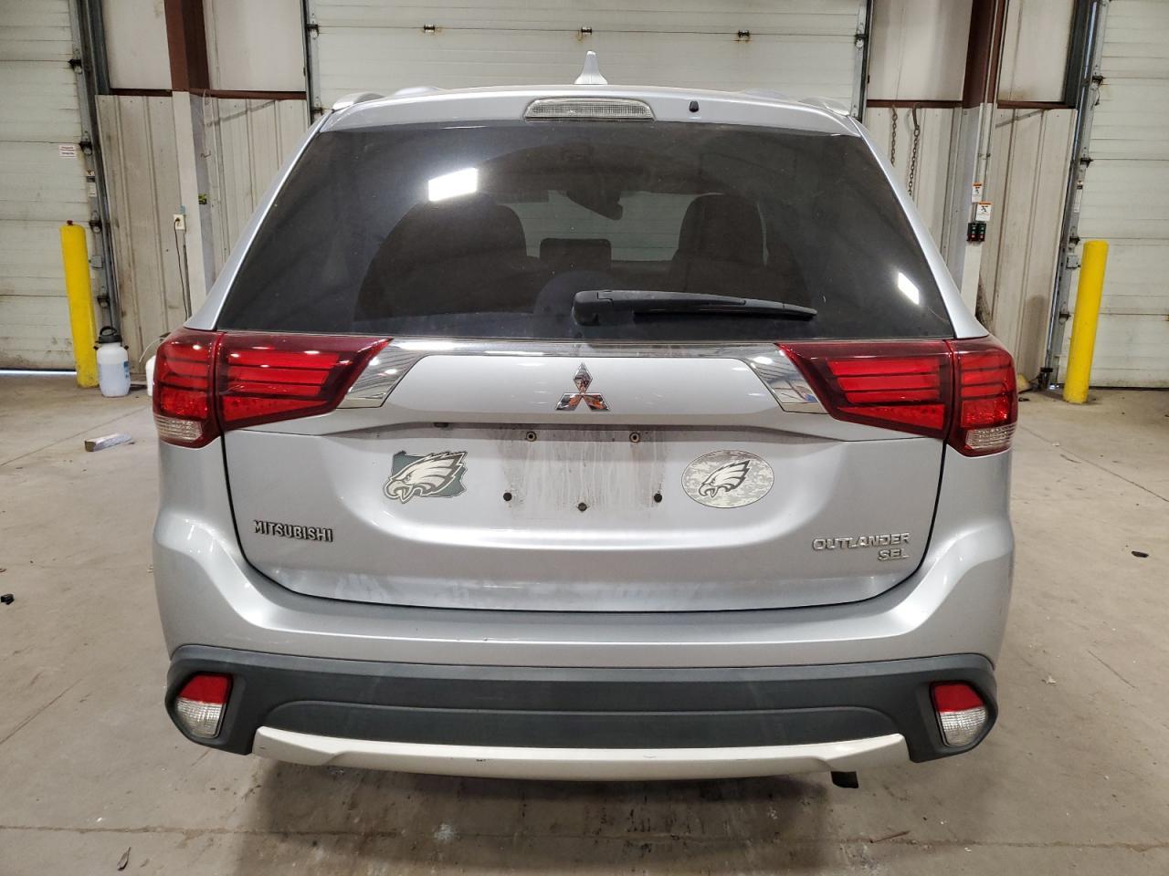 2017 Mitsubishi Outlander Se - Фото 6