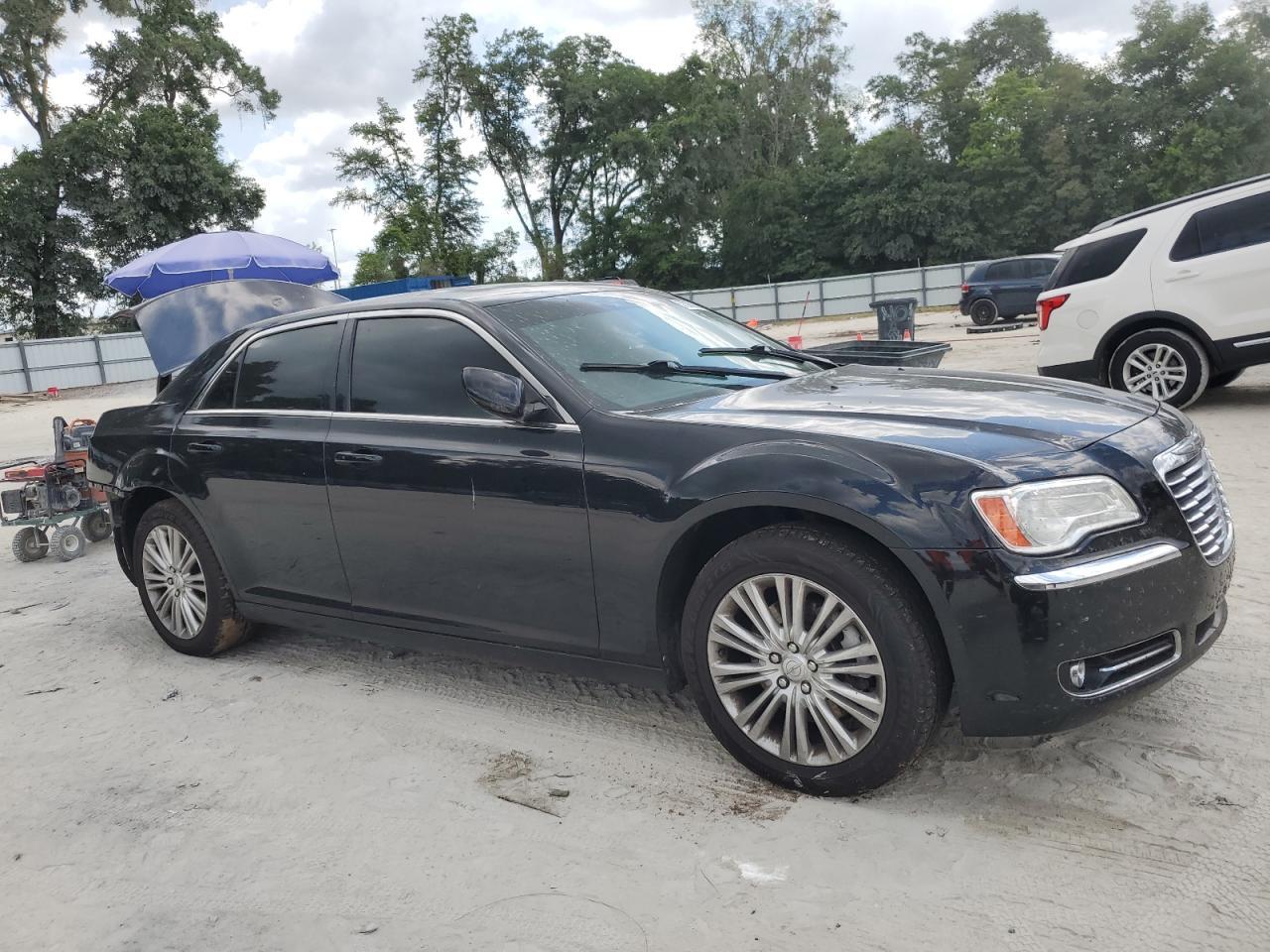 2014 Chrysler 300 - Фото 4