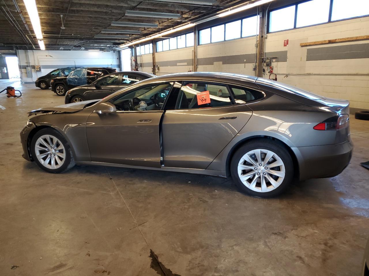 2016 Tesla Model S - Image 2