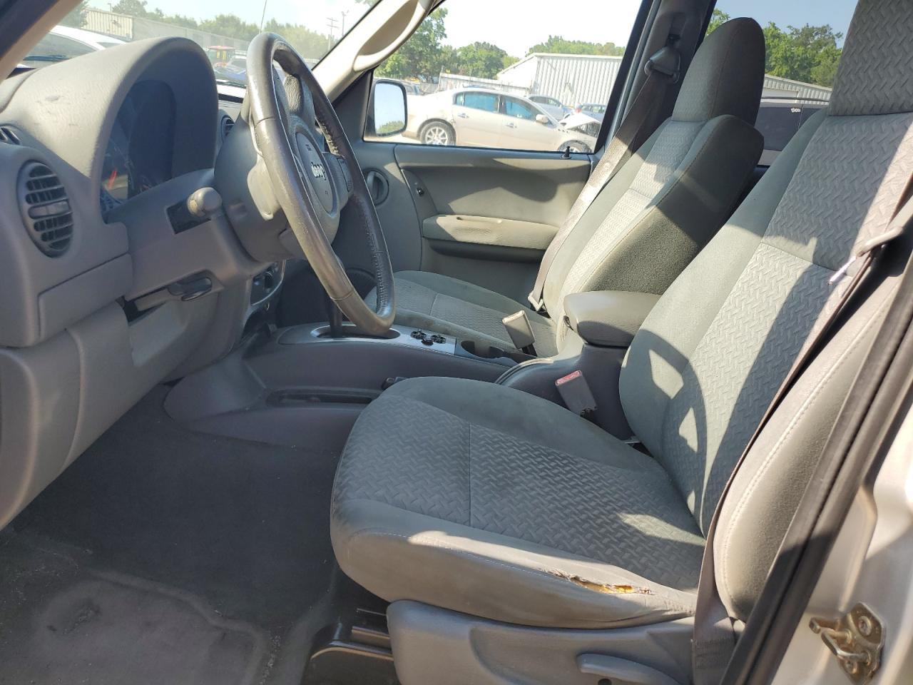 2006 Jeep Liberty Renegade - Фото 7