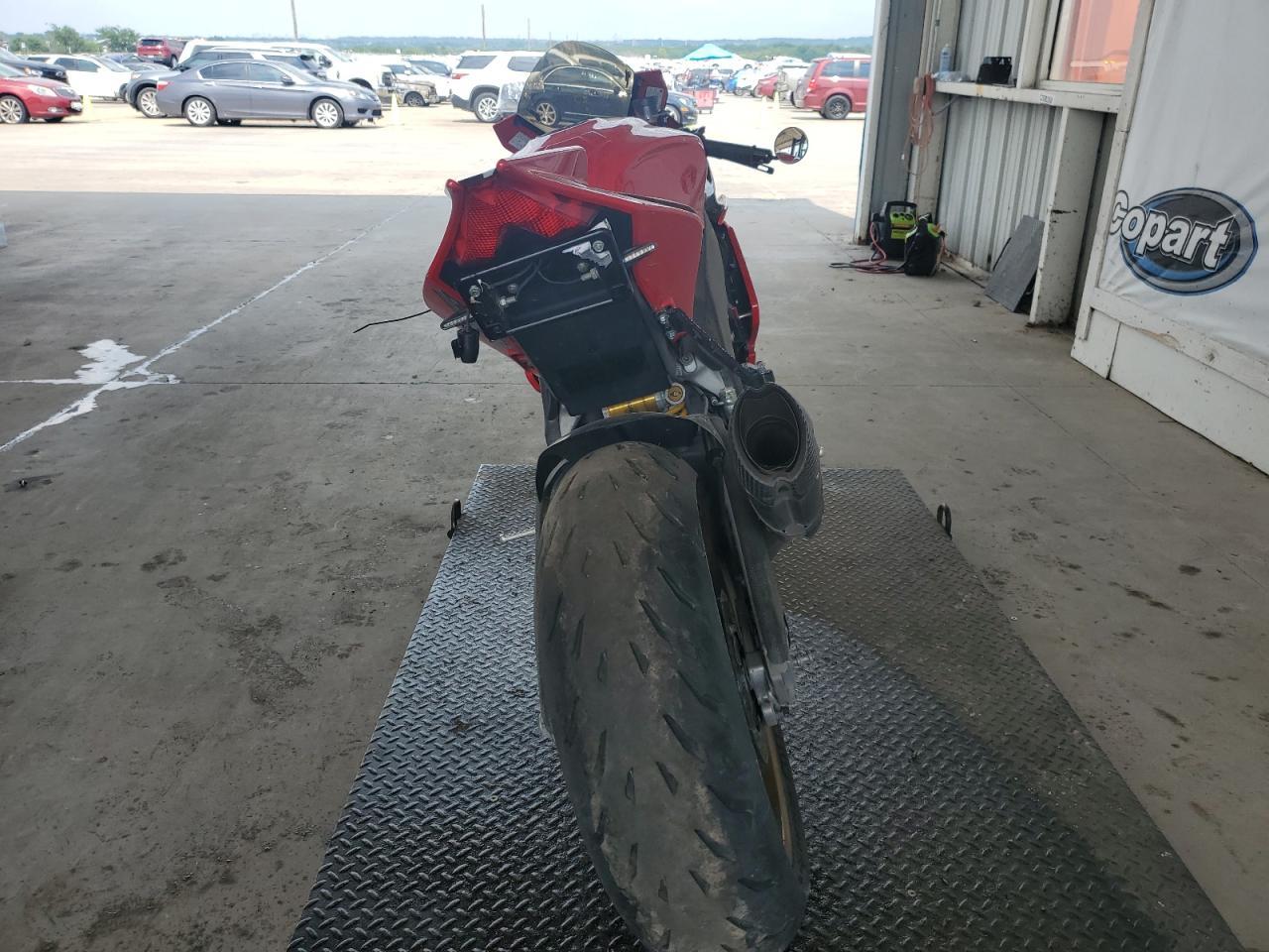 2014 Aprilia Rsv4 R - Image 4