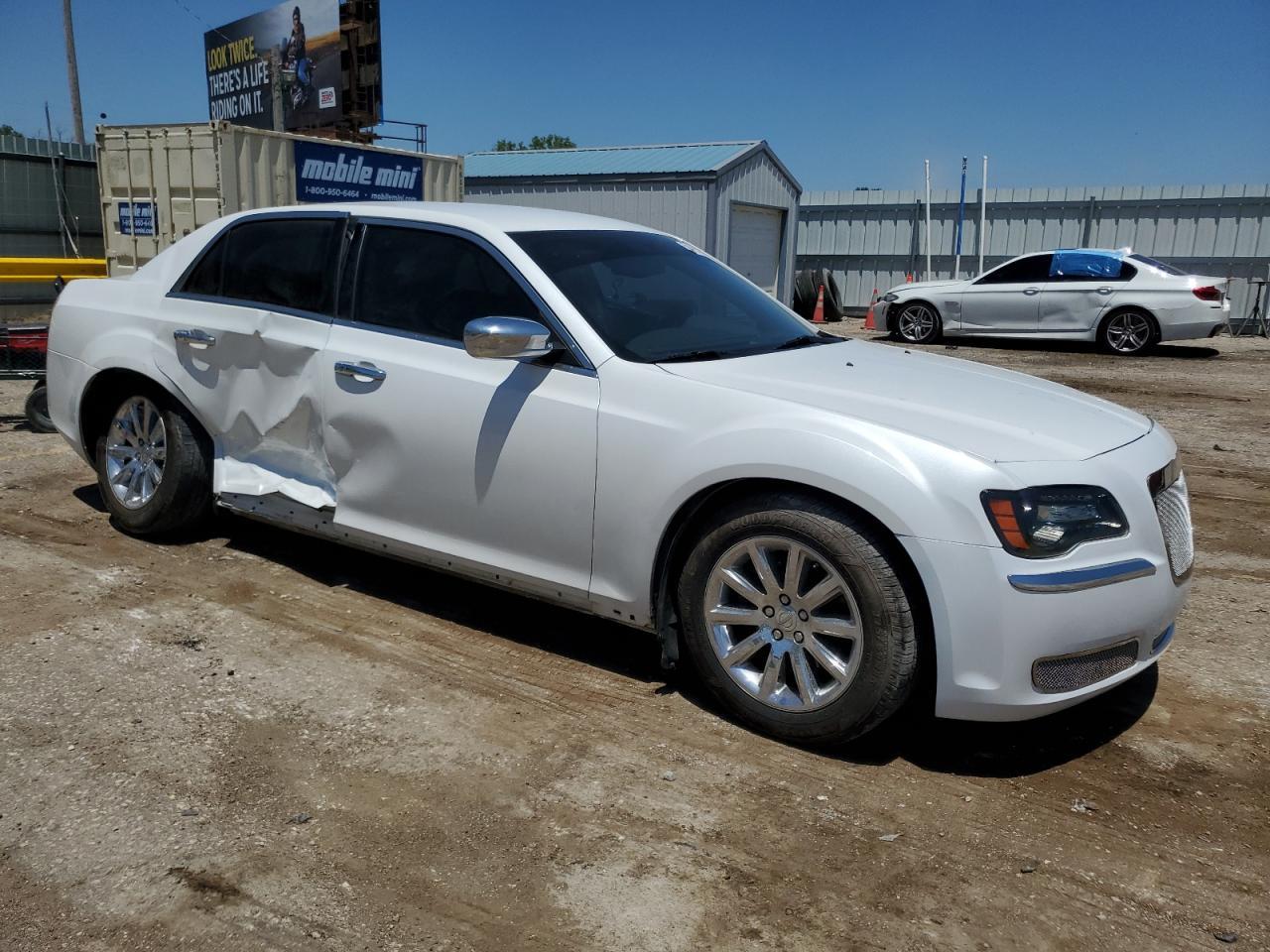 2012 Chrysler 300 Limited - Image 4