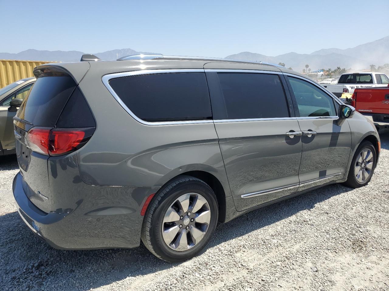 2020 Chrysler Pacifica Hybrid Limited - Image 3
