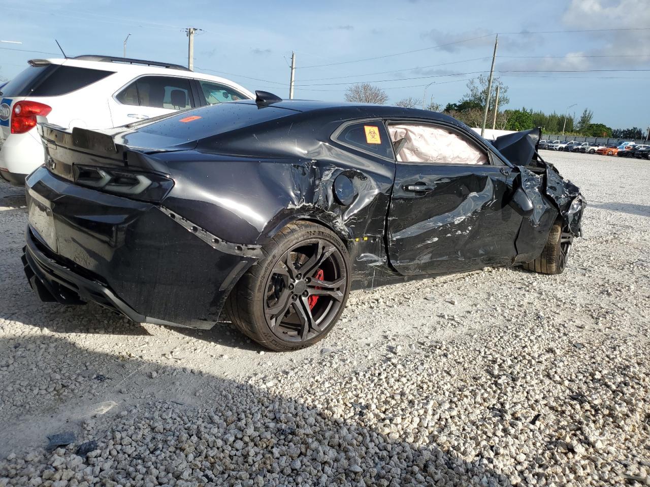 2017 Chevrolet Camaro Ss - Image 3