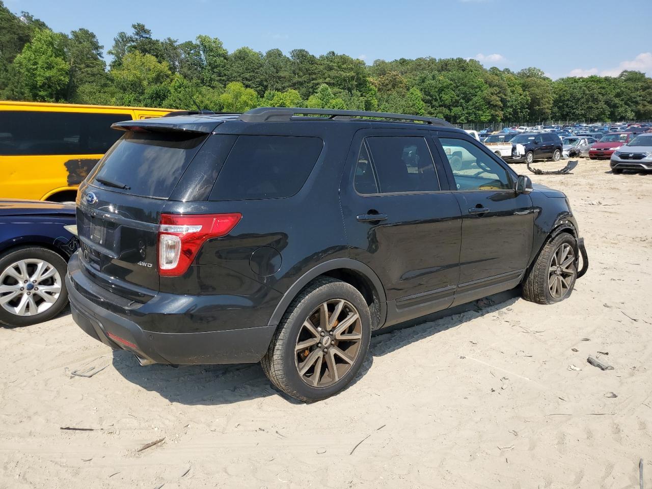 2015 Ford Explorer Xlt - Image 3