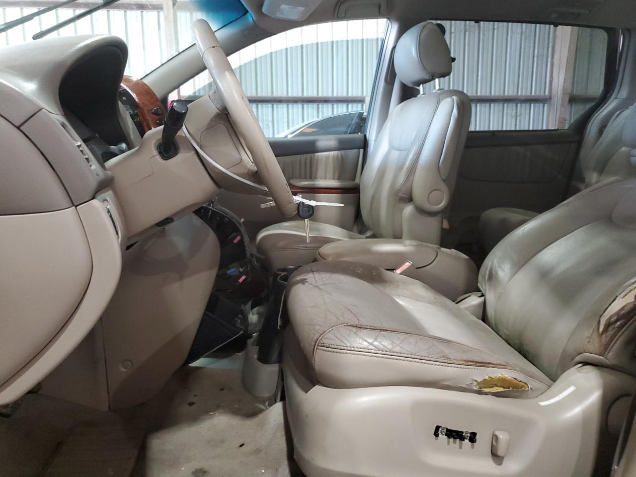 2004 Toyota Sienna Xle - Фото 7