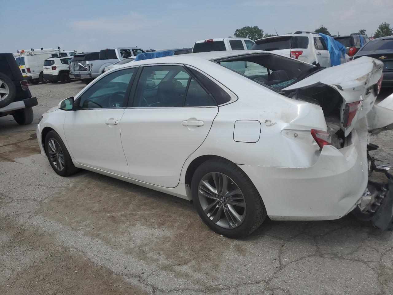 2016 Toyota Camry Le - Image 2