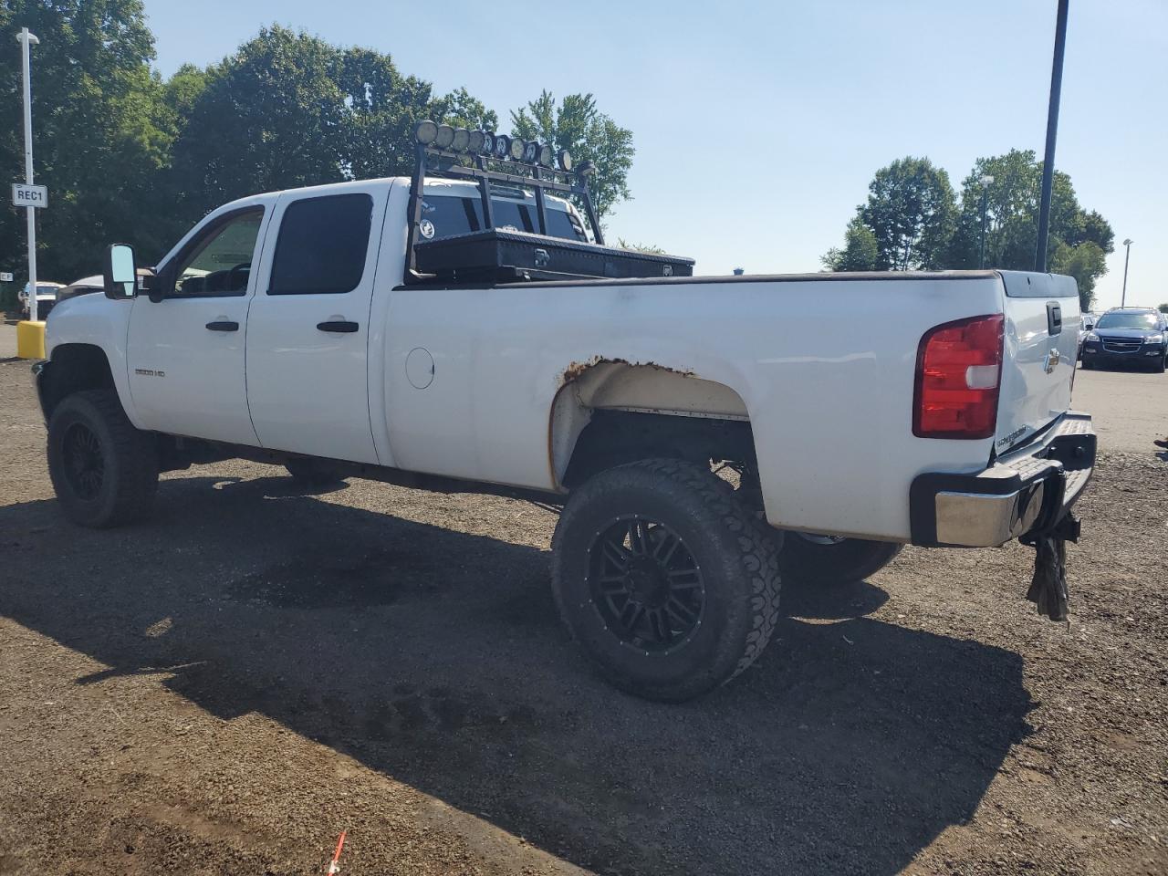 2011 Chevrolet Silverado K2500 Heavy Duty - Фото 2