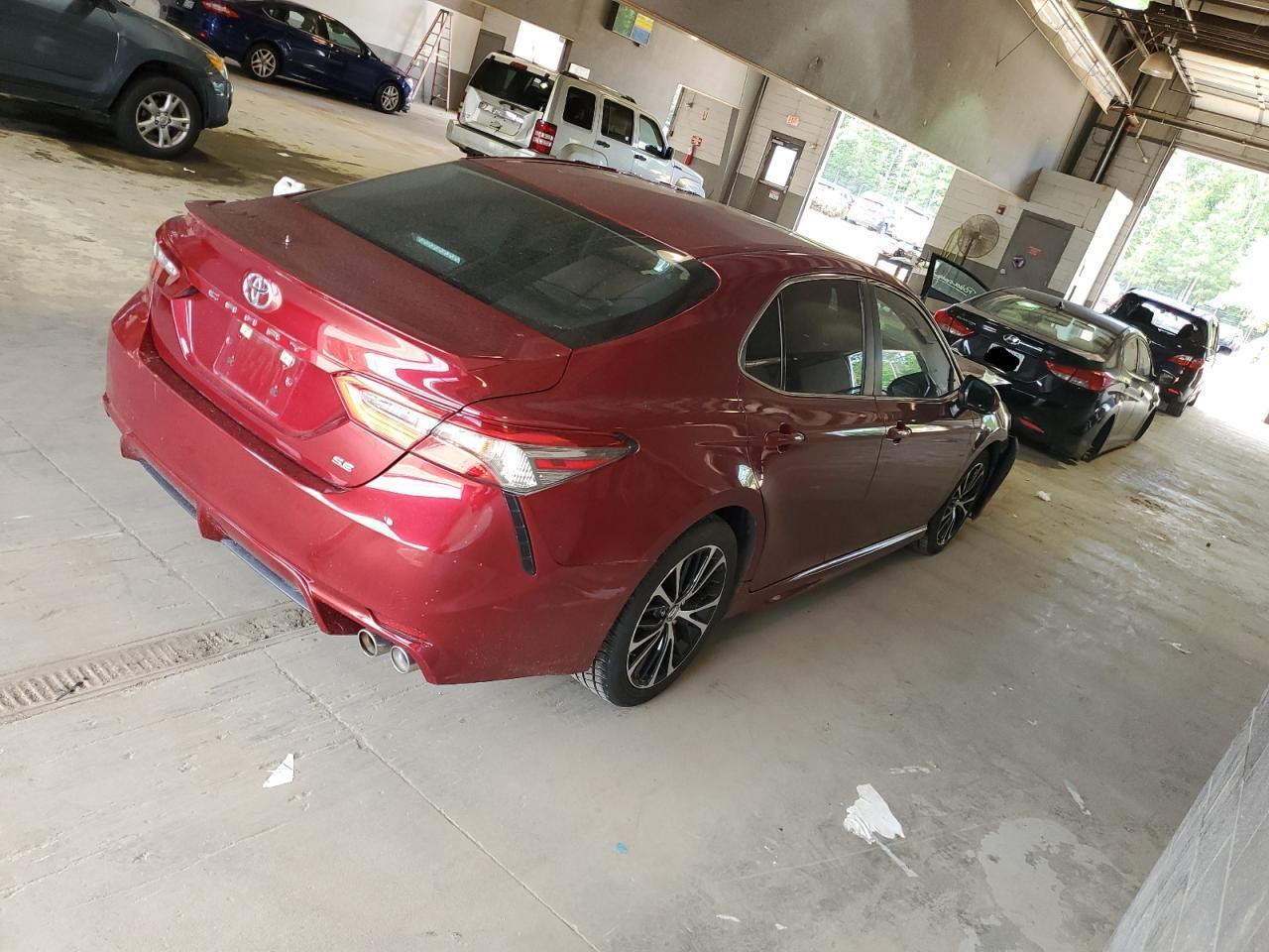 2018 Toyota Camry L - Фото 3