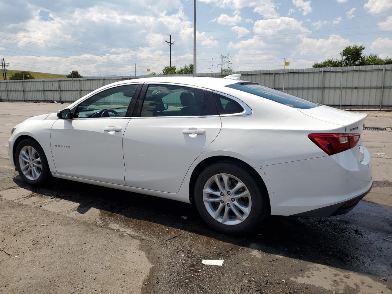 2017 Chevrolet Malibu Lt - Фото 2