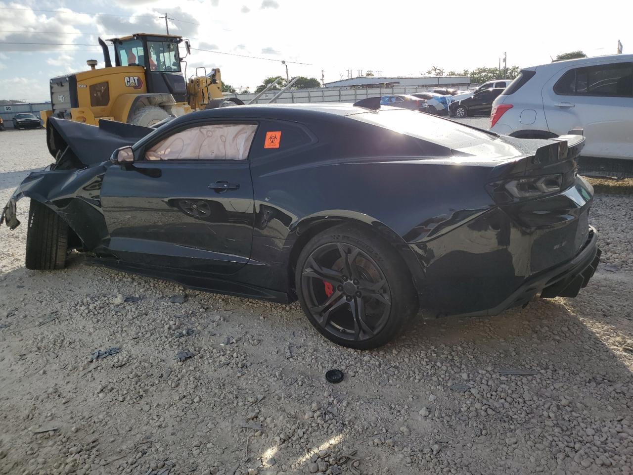 2017 Chevrolet Camaro Ss - Image 2
