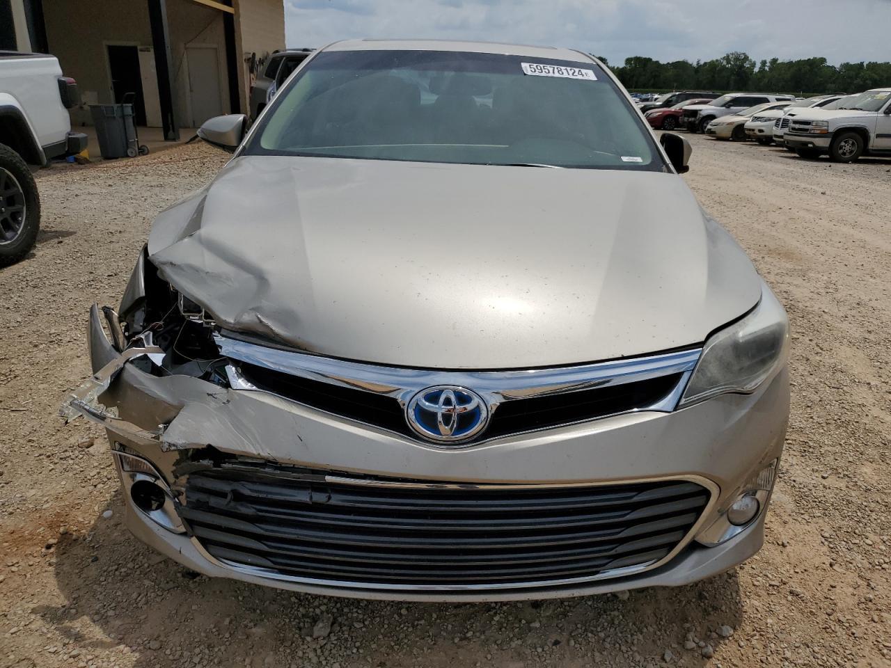 2015 Toyota Avalon Hybrid - Image 5