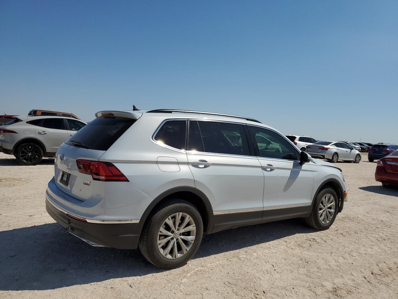 2018 Volkswagen Tiguan Se - Фото 3