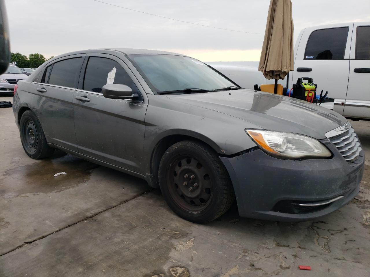 2013 Chrysler 200 Lx - Image 4