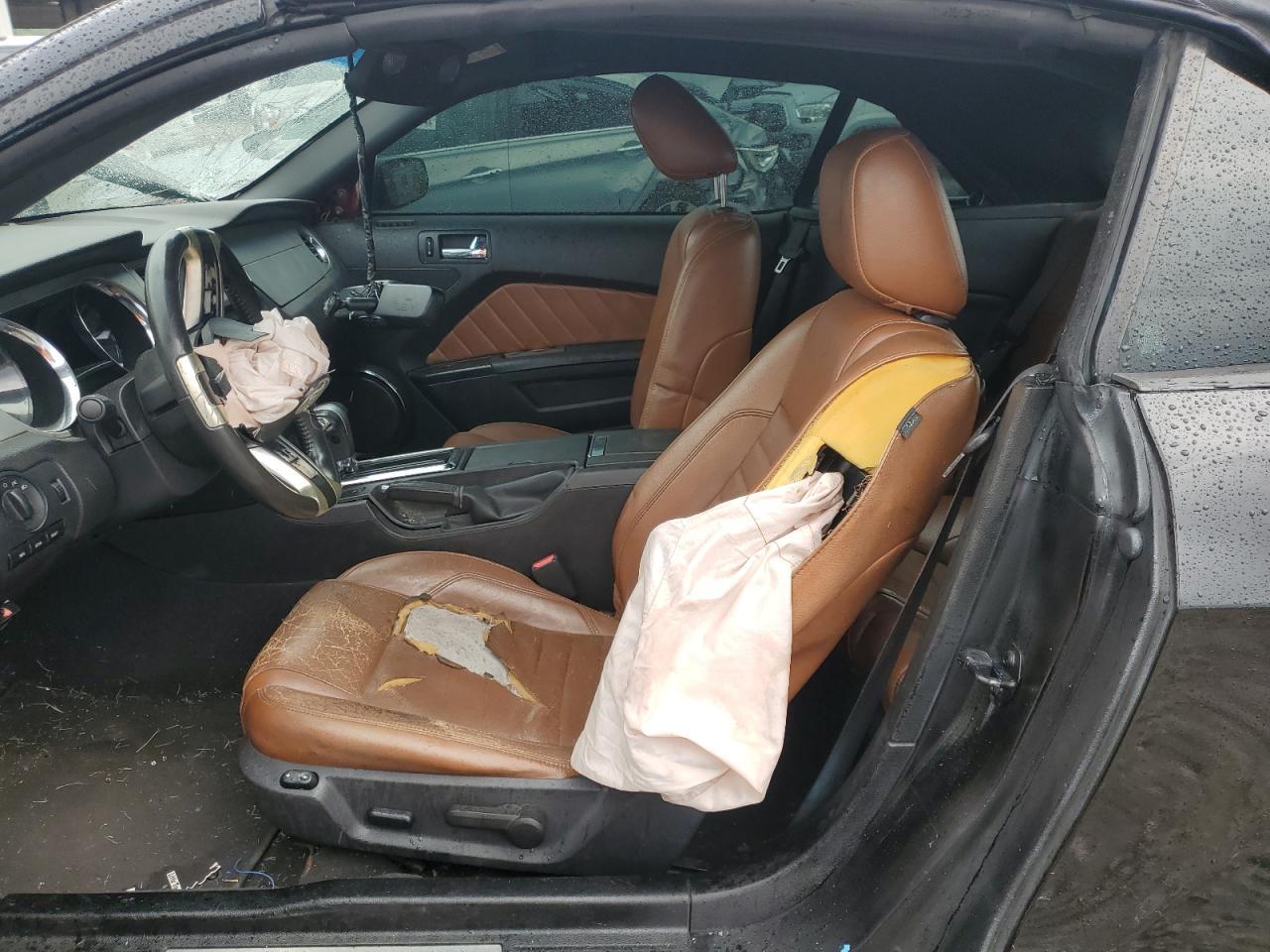 2010 Ford Mustang - Image 7