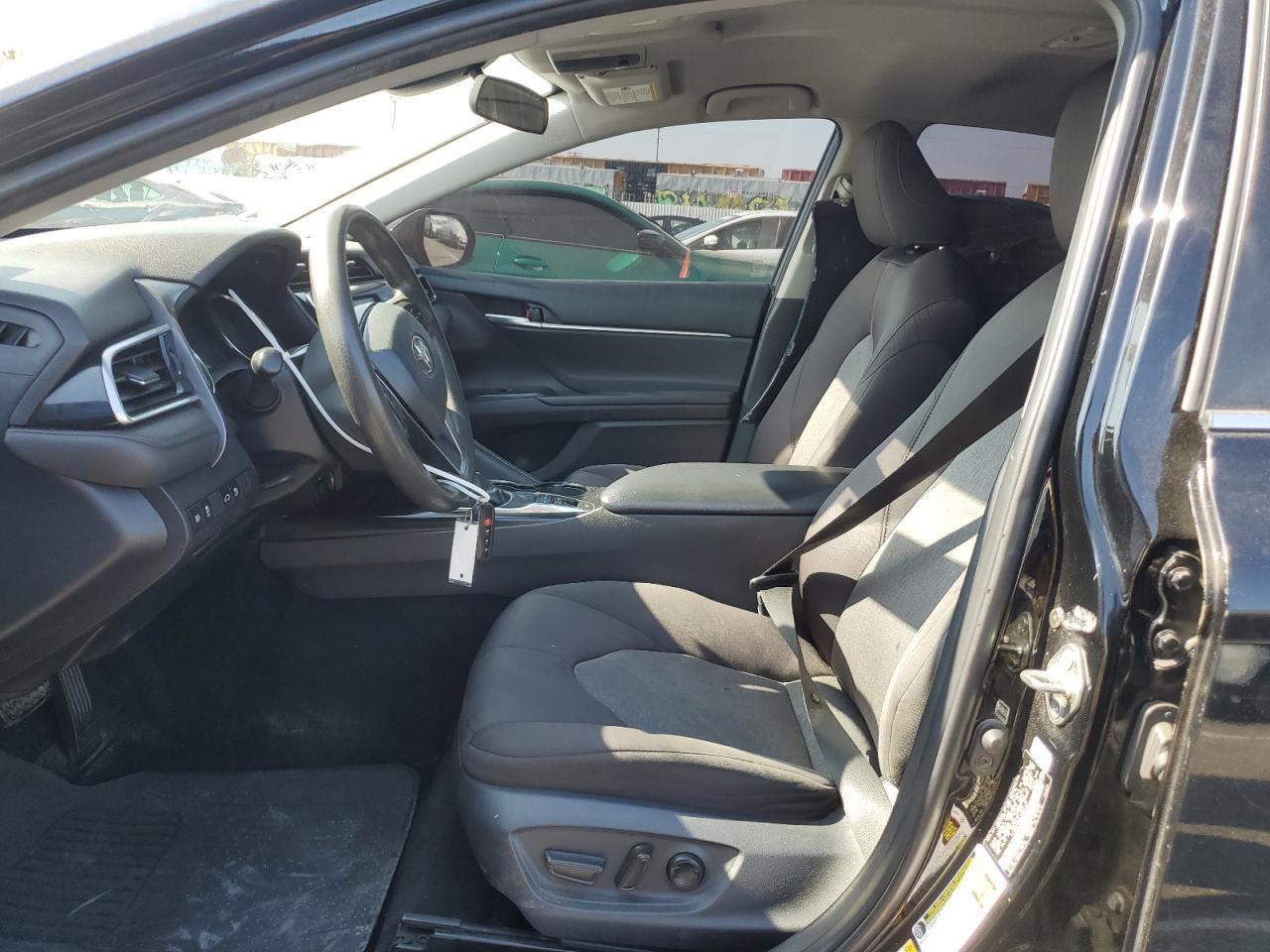 2018 Toyota Camry Le - Фото 7