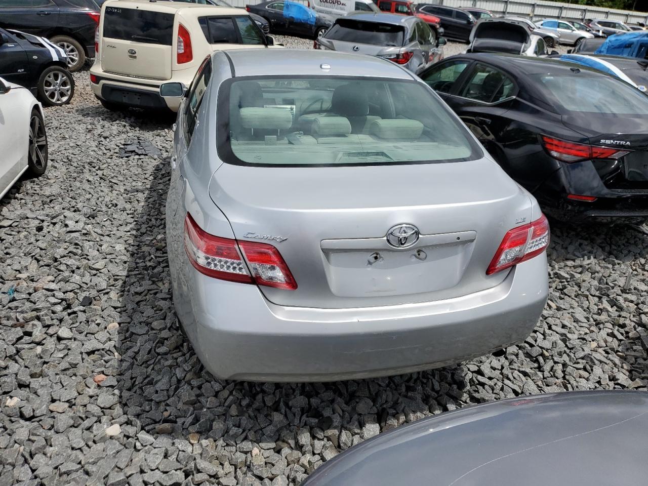 2011 Toyota Camry Base - Фото 6