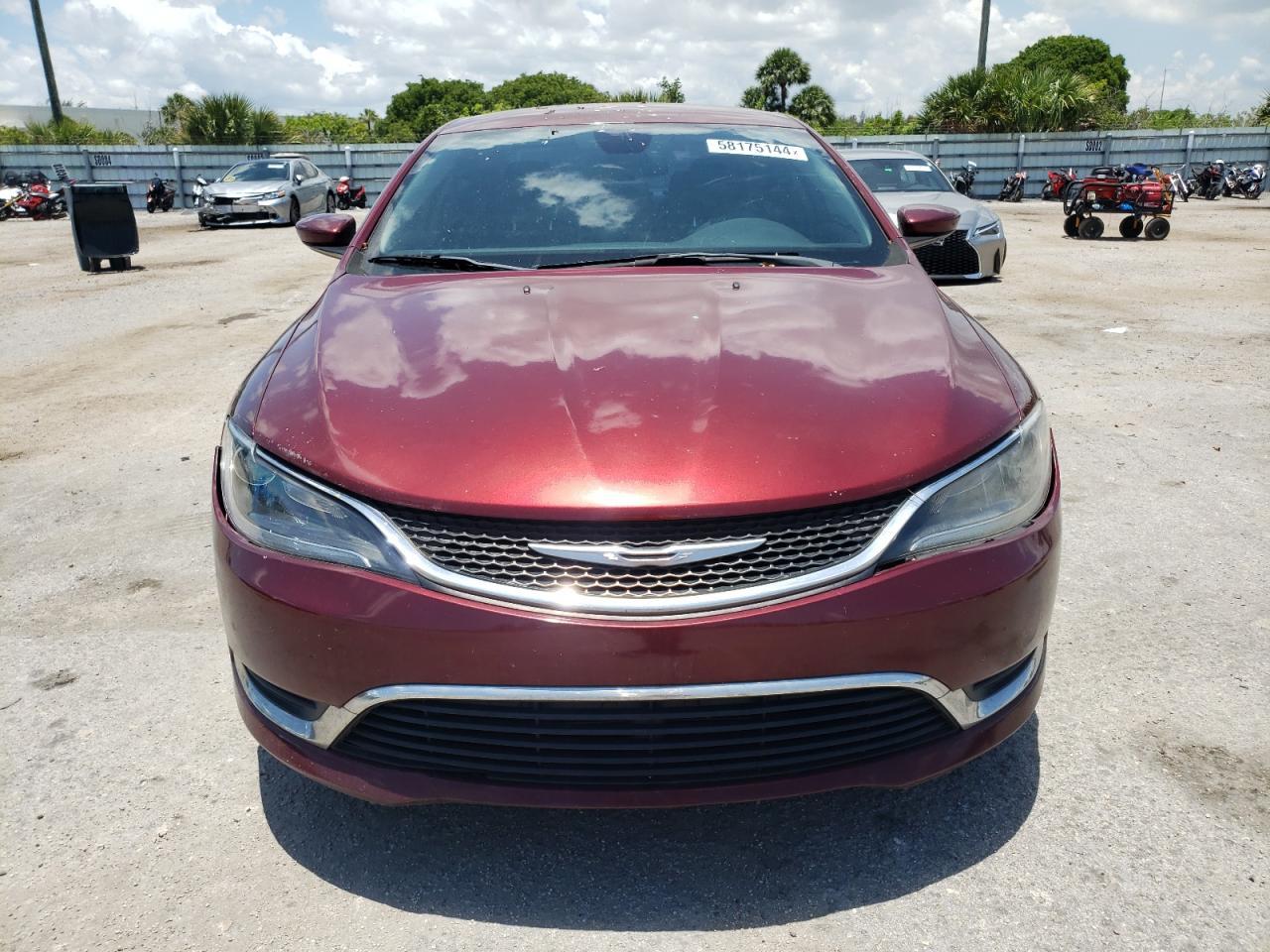 2015 Chrysler 200 Limited - Фото 5