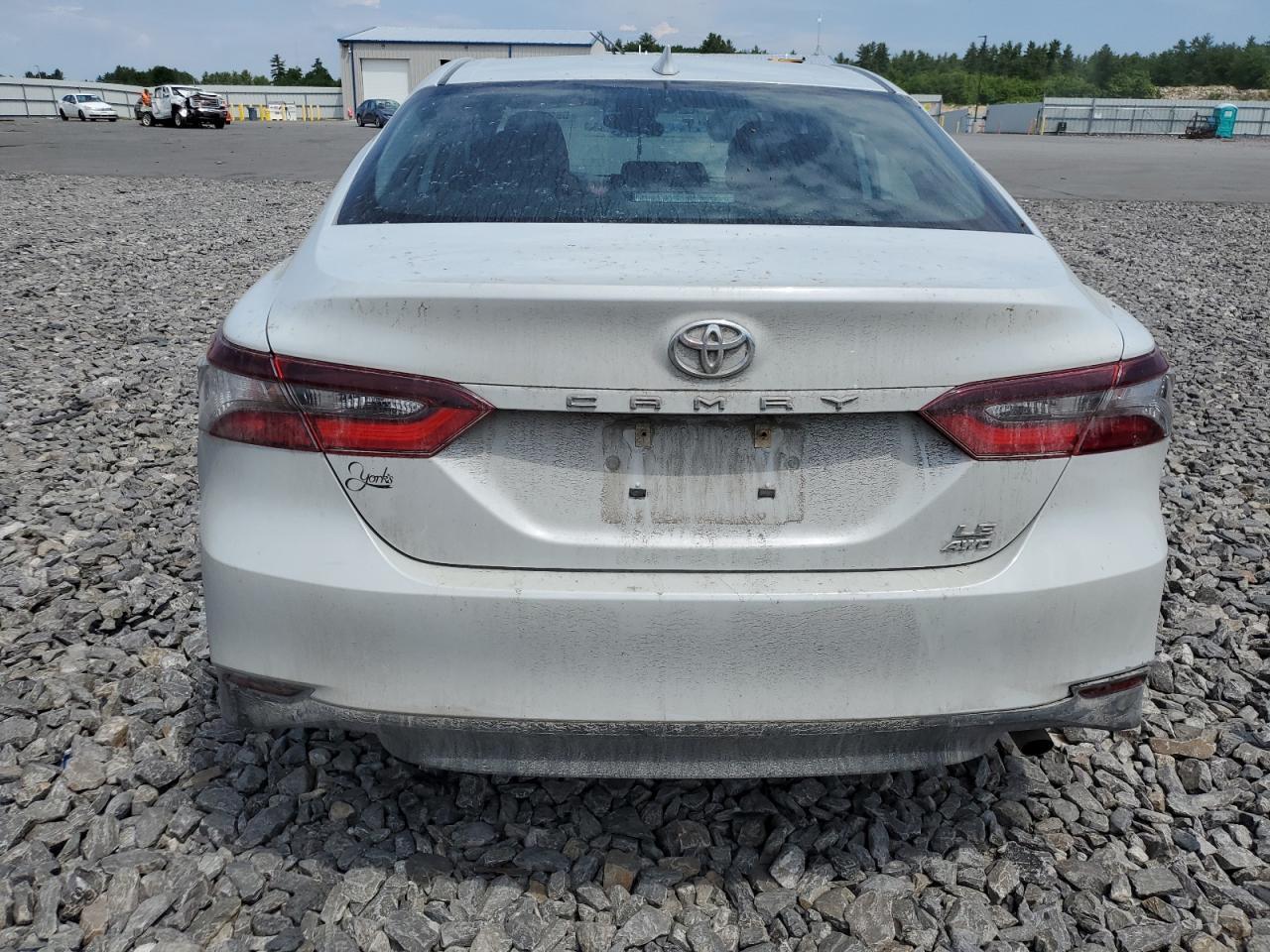 2022 Toyota Camry Le - Фото 6