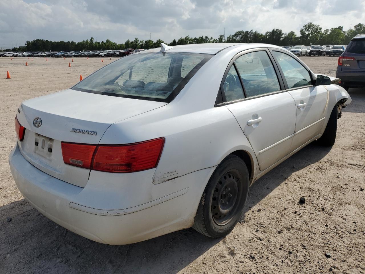 2010 Hyundai Sonata Gls - Image 3