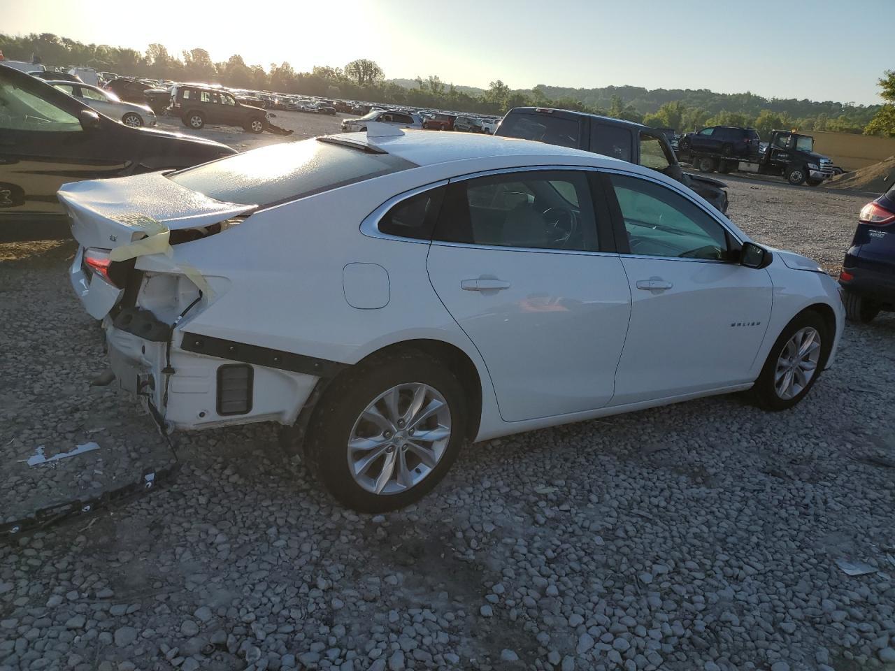 2021 Chevrolet Malibu Lt - Фото 3