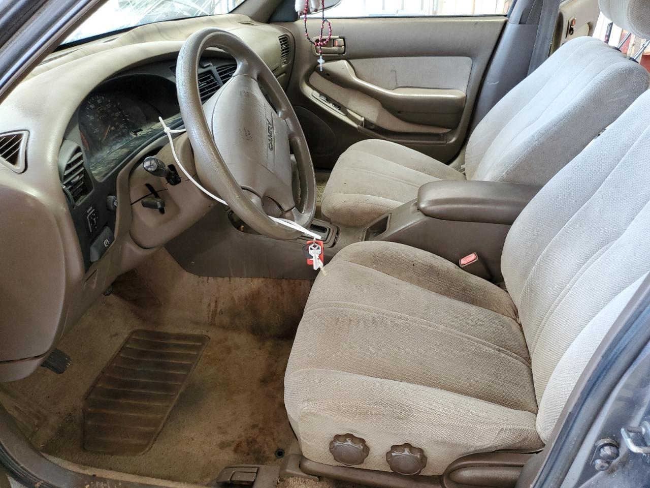 1995 Toyota Camry Le - Image 7
