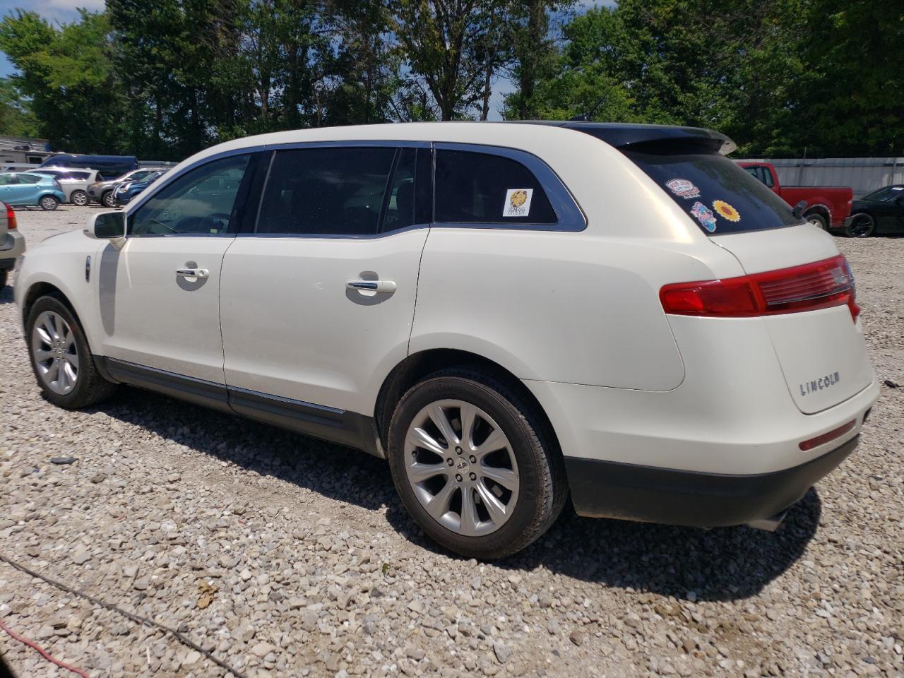 2014 Lincoln Mkt - Фото 2