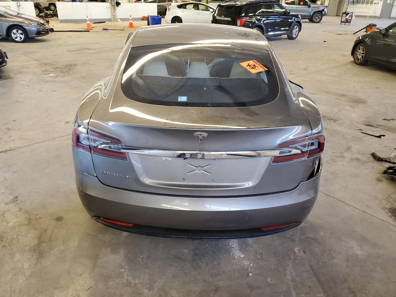 2016 Tesla Model S - Image 6