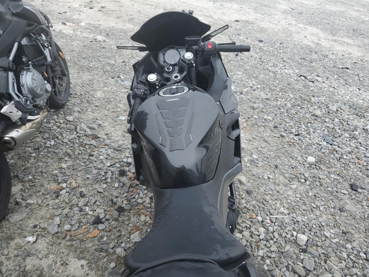 2023 Kawasaki Ninja 400 - Image 6