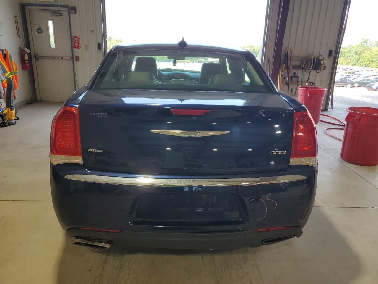2015 Chrysler 300 Limited - Image 6