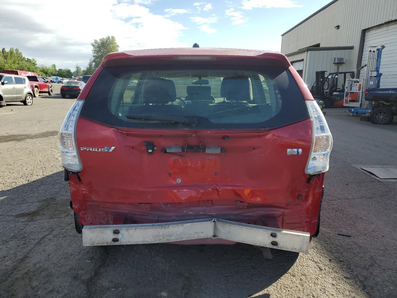 2013 Toyota Prius V - Фото 6