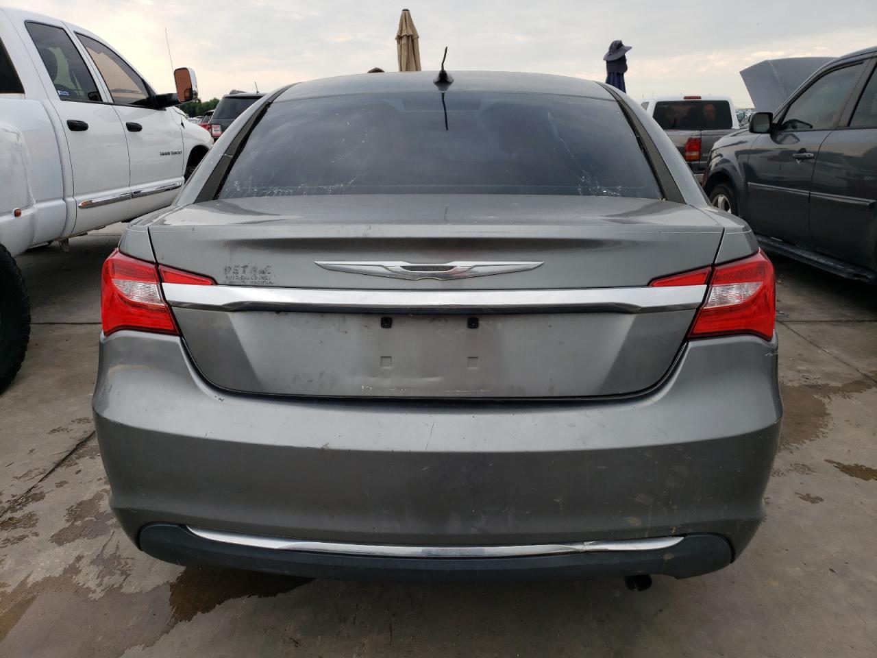 2013 Chrysler 200 Lx - Image 6