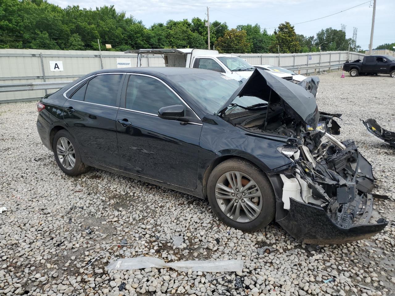 2017 Toyota Camry Le - Image 4