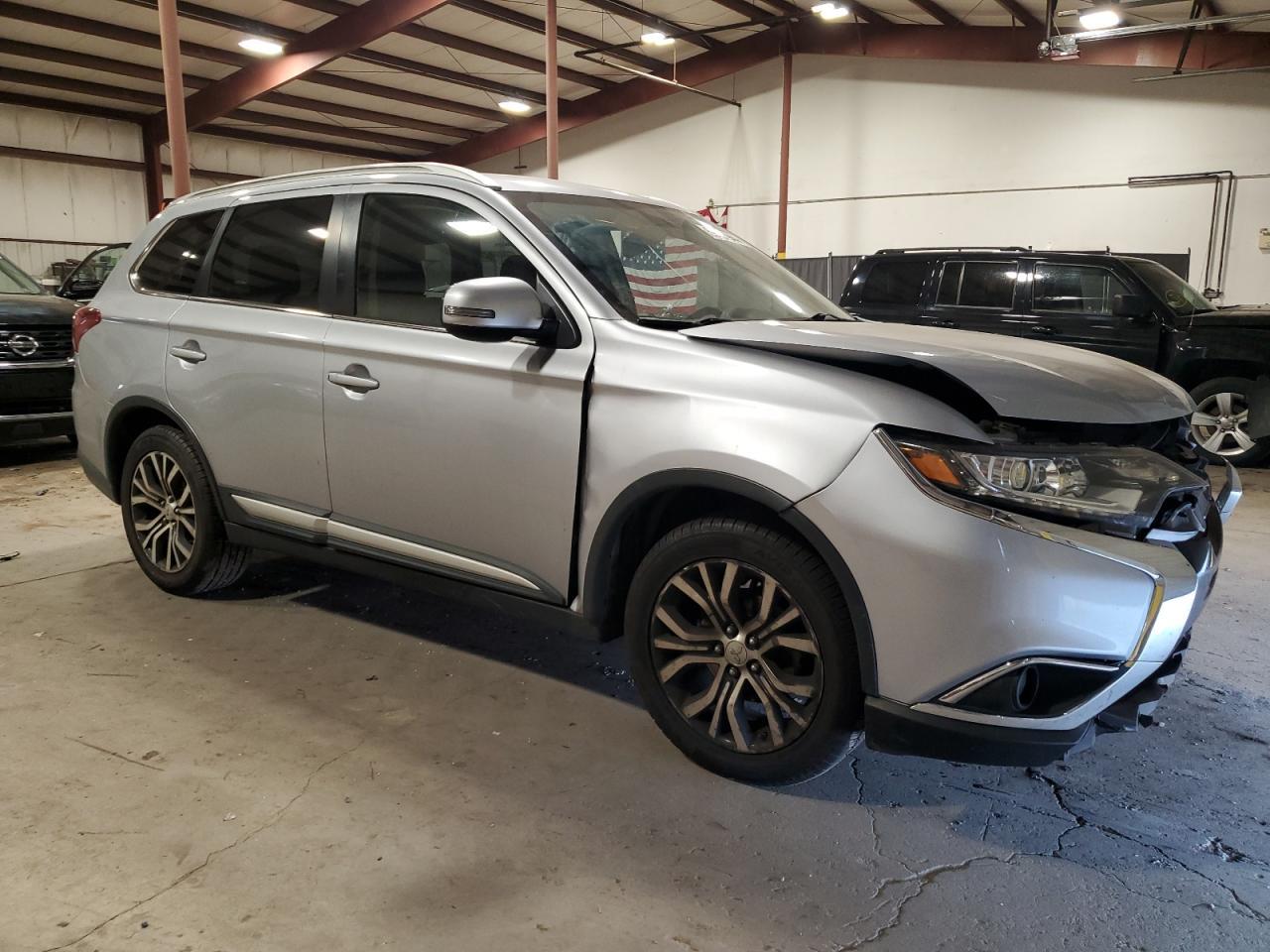2017 Mitsubishi Outlander Se - Фото 4
