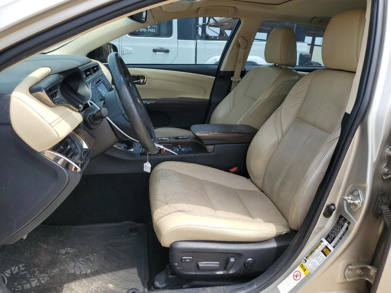 2015 Toyota Avalon Hybrid - Image 7
