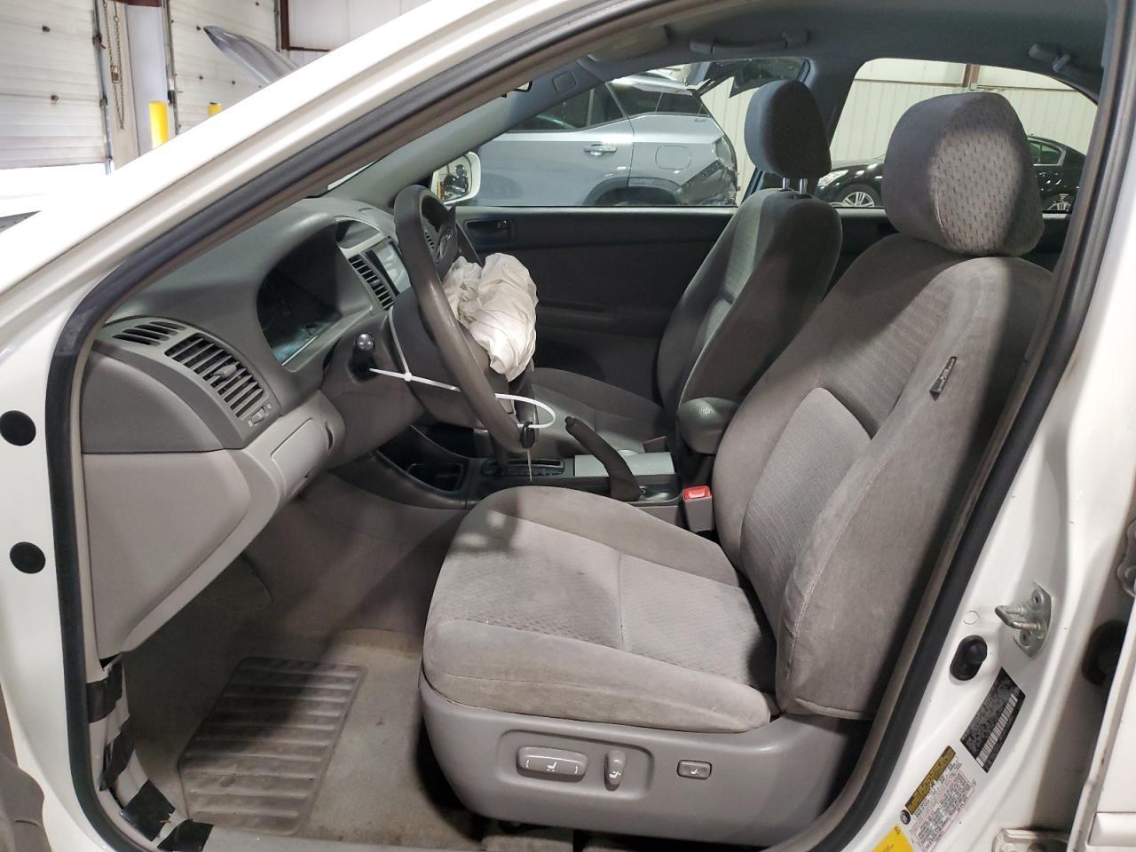 2004 Toyota Camry Le V6 - Image 7