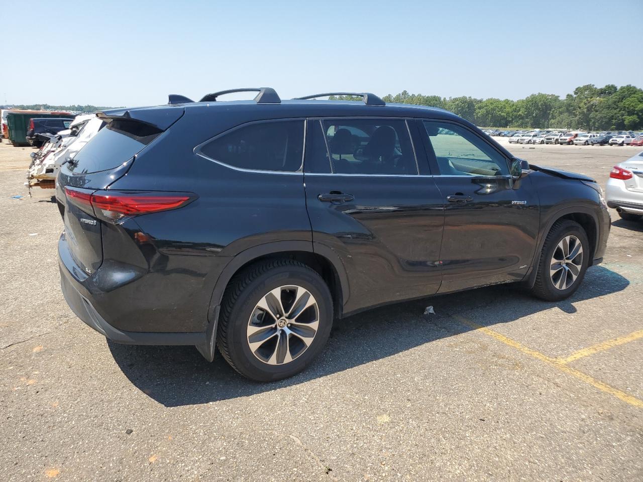 2021 Toyota Highlander Hybrid Xle - Image 3