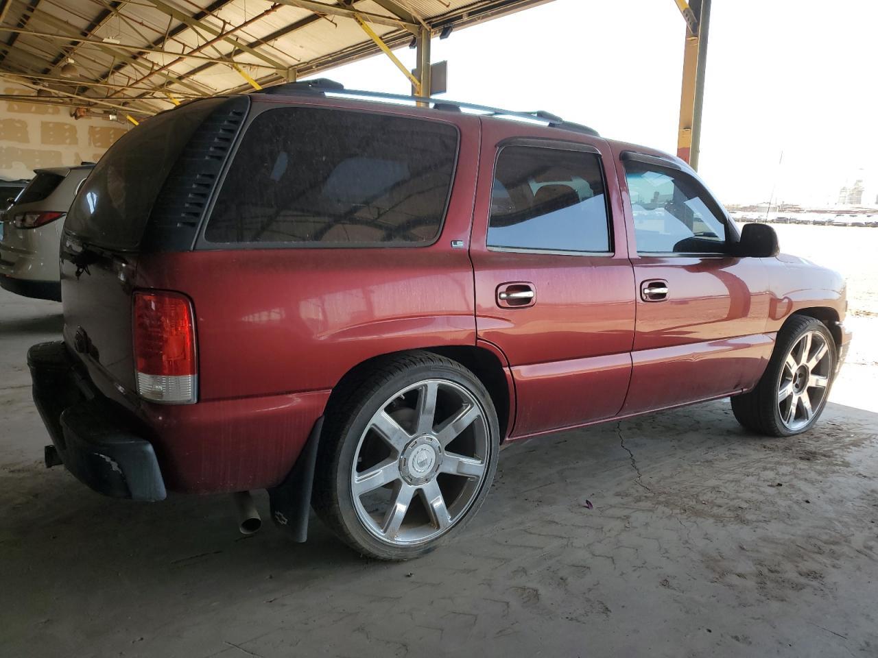 2002 Chevrolet Tahoe C1500 - Фото 3