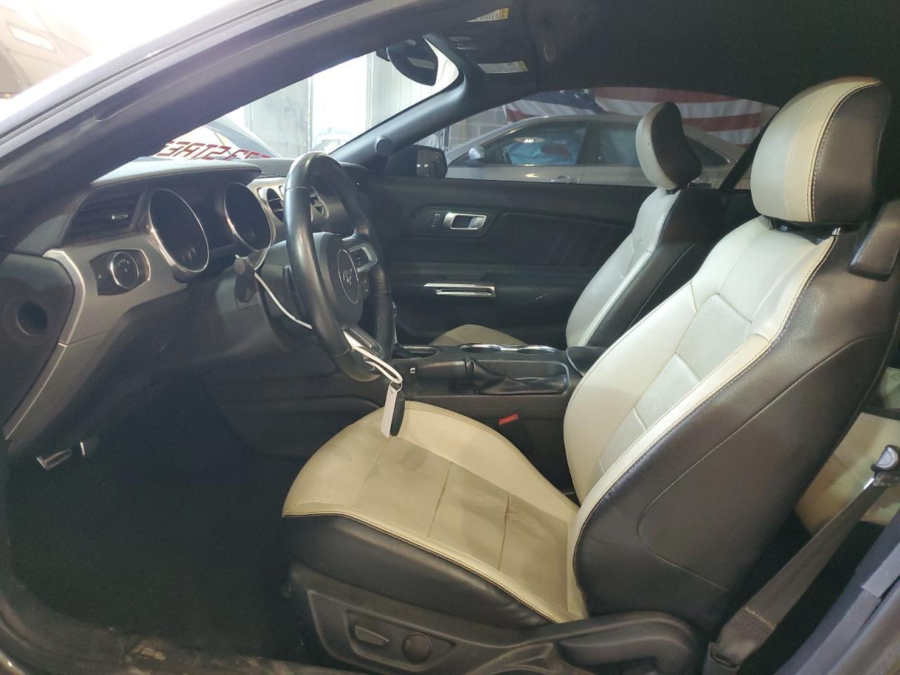 2020 Ford Mustang - Фото 7