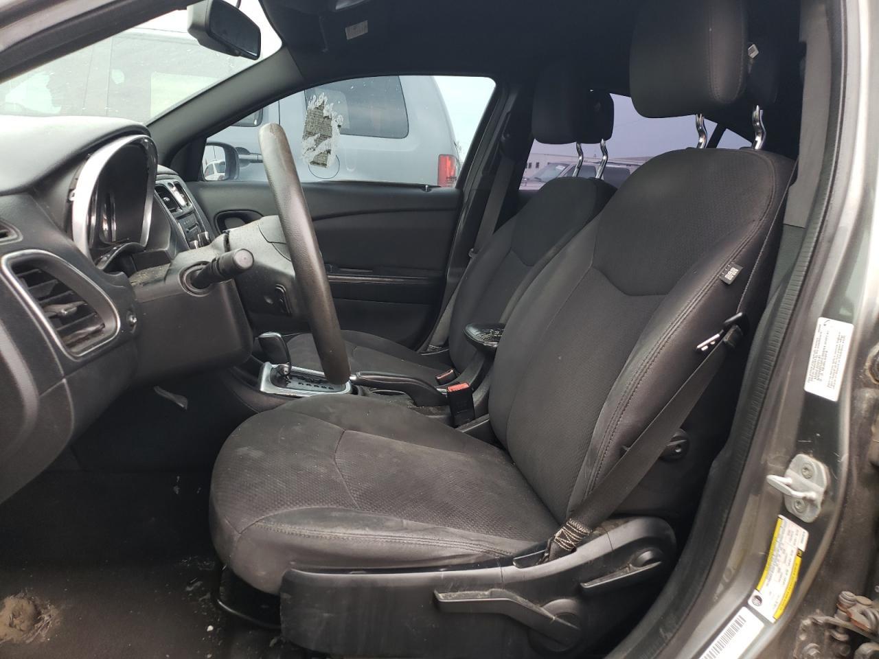 2013 Chrysler 200 Lx - Image 7