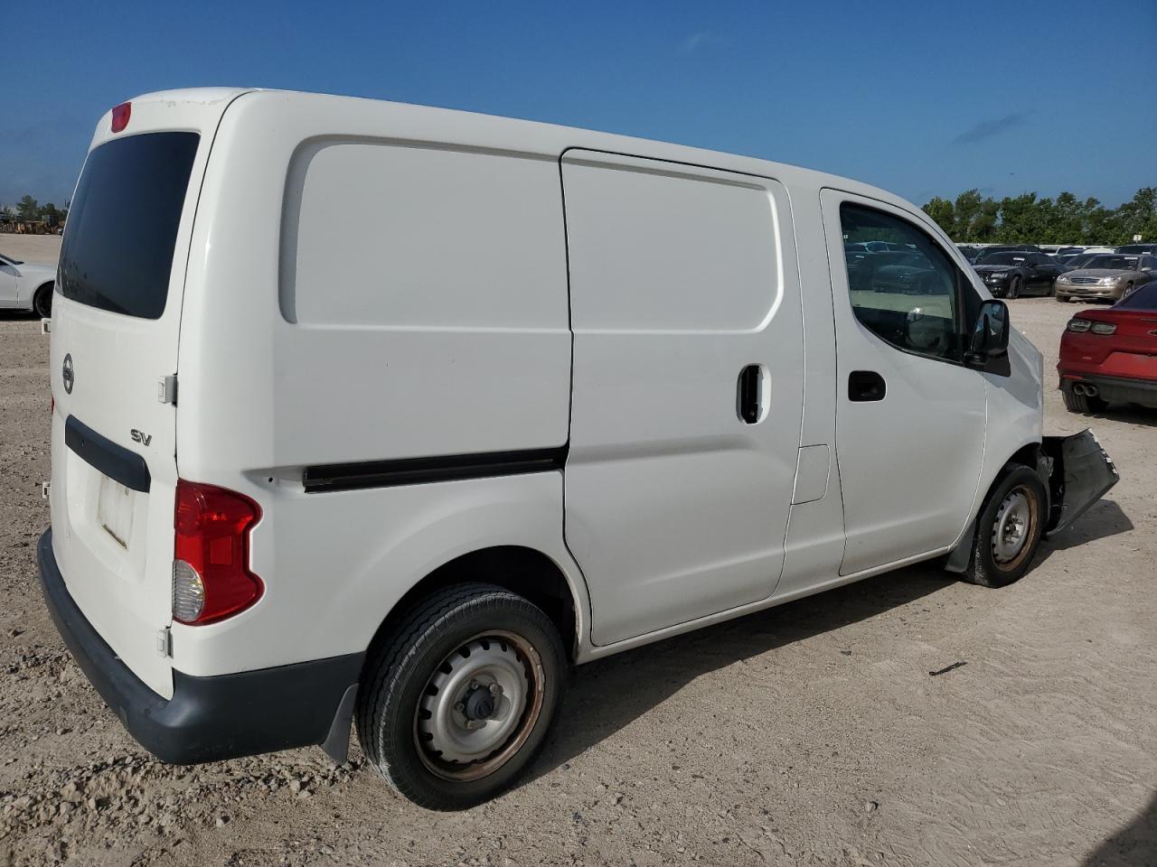 2015 Niss Nv200 - Image 3