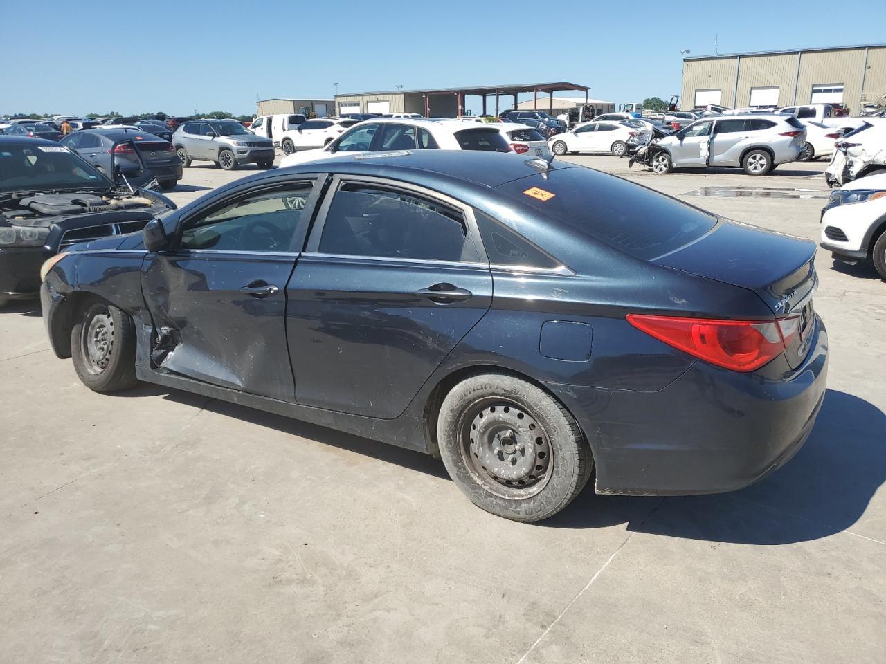 2011 Hyundai Sonata Gls - Image 2