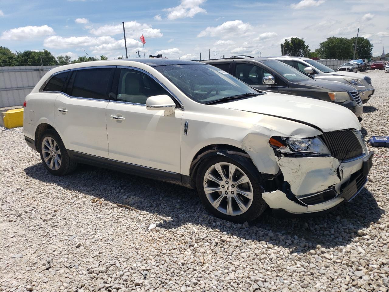 2014 Lincoln Mkt - Фото 4