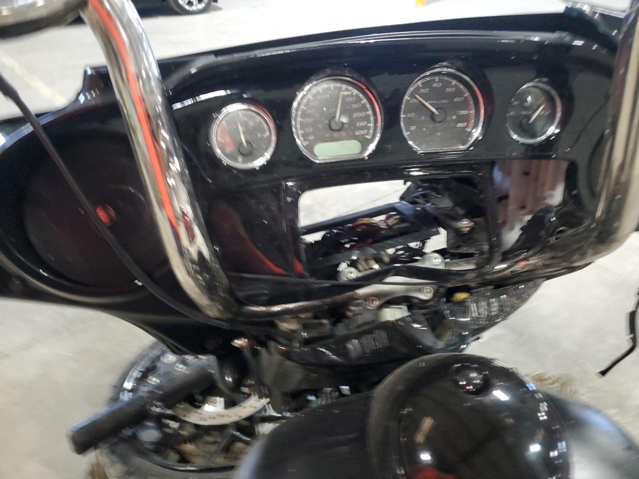 2018 Harley-Davidson Flhxs 115Th Anniversary Street Glide Special - Image 7