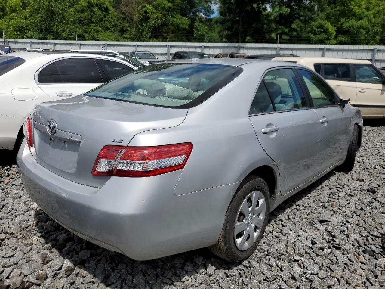 2011 Toyota Camry Base - Фото 3